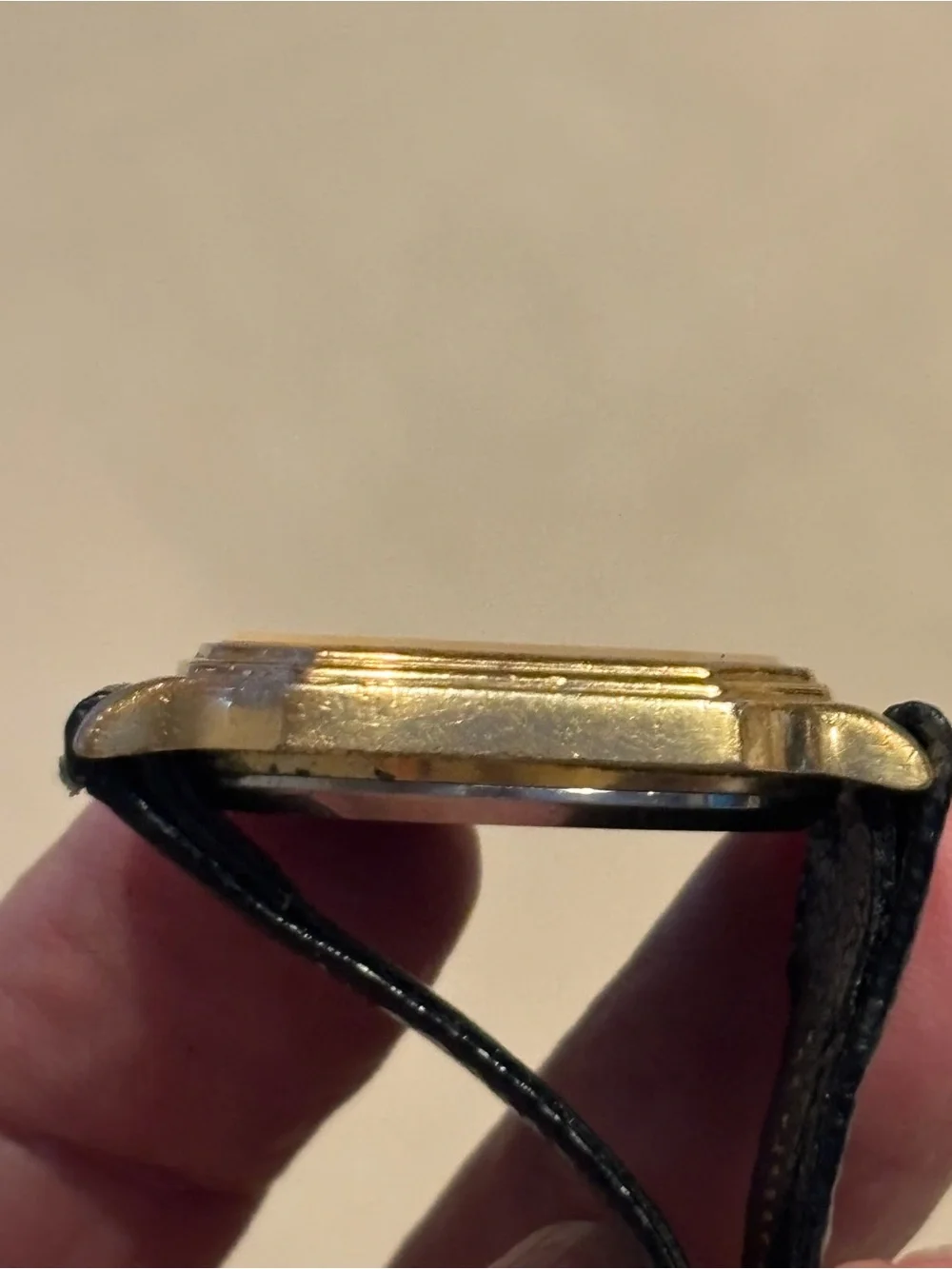 Vintage 1990 Seiko Gold-Tone Octagonal Case Watch with White Dial